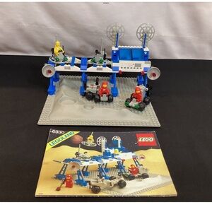 LEGO Vintage Space Station Set -